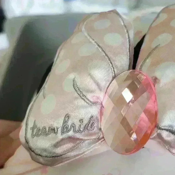 Disney Team Bride Minnie Mouse Headband - Picture 3 of 3